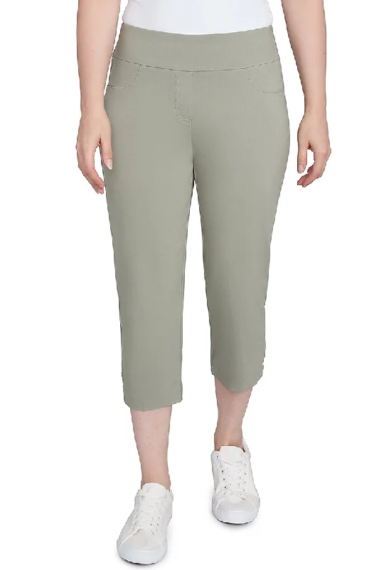 Women's Activewear Attire Petite Spring Forward Pull-On Capri Pant