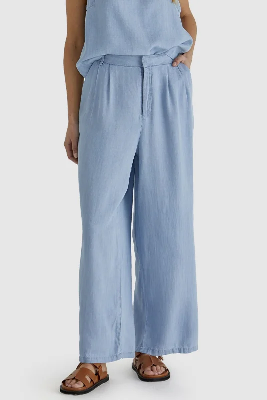 Modern Women's Attire Sass Rye Pant Chambray