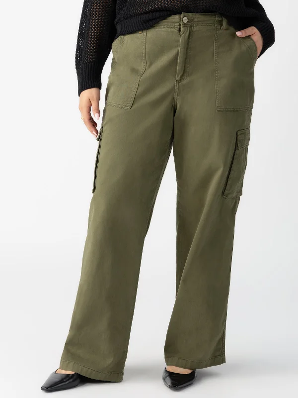 Women's Date Night Outfit Reissue Cargo Standard Rise Pant Mossy Green Inclusive Collection