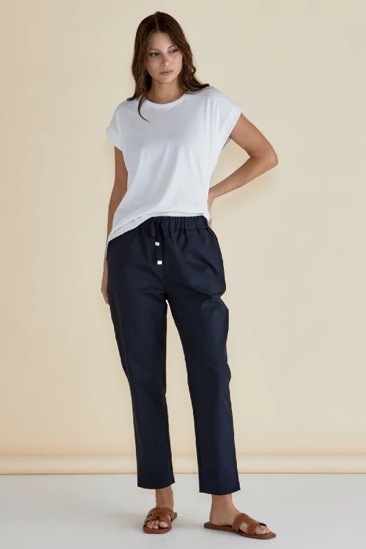 Casual Outfit For Women Betty Basics Kenzie Jogger Navy